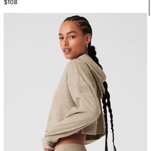 Alo Yoga Muse Hoodie in Gravel Heather. Size Small.